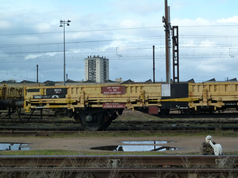 99 87 9 383 673-0 (2014-02-02 St Pierre des Corps) Wagon plat type K50 meccoli (2).jpg