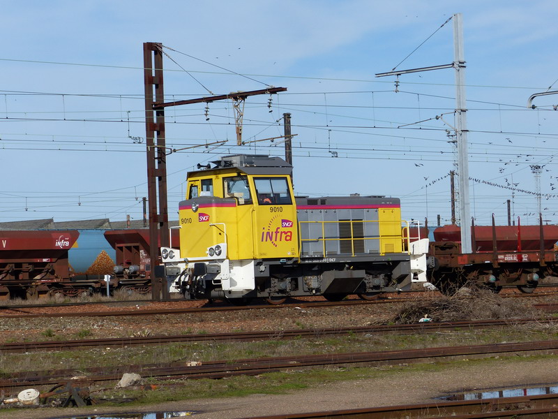 Y.9010 (2014-02-17 St Pierre des Corps) Livrée Infra ex Y.7438 (1).jpg