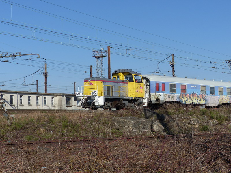 Y.9009 (2014-03-06 St Pierre des Corps) + 80 87 979 3 452-4 Uas H 55 0 (1).JPG