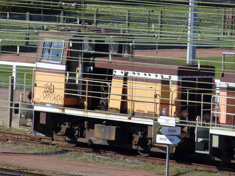Y.7219 (2014-03-09 dépôt de St Pierre des Corps) ex Infra de Thionville (1).jpg