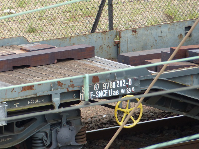 80 87 978 8 202-0 Uas W24 6 F SNCF-TR (2014-04-24 St Pierre des Corps) + TR 8-149 (4).jpg