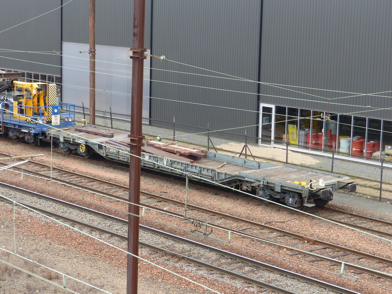80 87 978 8 202-0 Uas W24 6 F SNCF-TR (2014-04-24 St Pierre des Corps) + TR 8-149 (2).jpg