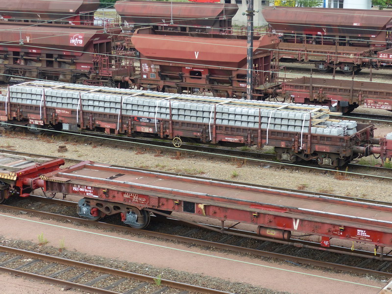 80 87 972 1 418-2 Ua R09 7 F SNCF-PSL (2014-04-30 St Pierre des Corps) (1).jpg