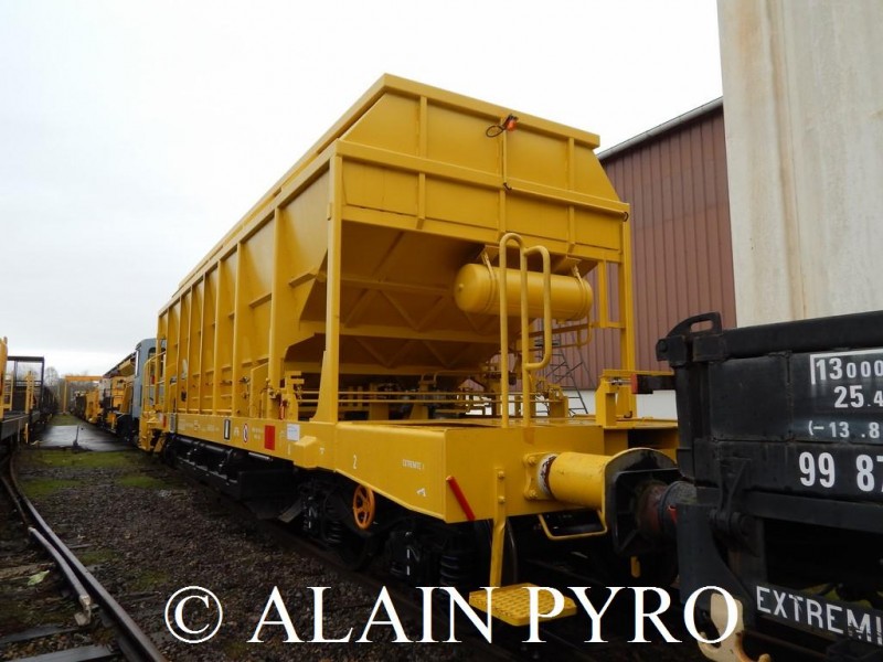 WAGON TREMIE - 99 87 9 352 584 6 - TSO (1) (Copier).JPG