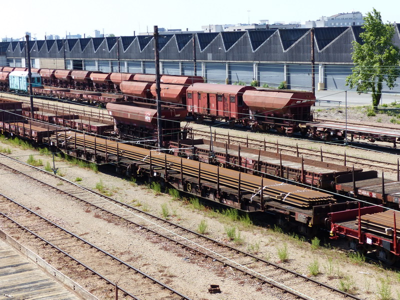33 87 390 2 824-3 RS R83 RIV F-SNCF (2014-05-12 St Pierre des Corps) (1).JPG