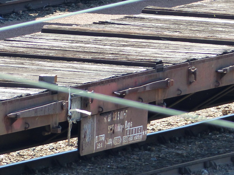 81 87 351 5 011-7 R40 6 SNCF-Rbkkps (2014-05-19 St Pierre des Corps) (2).jpg