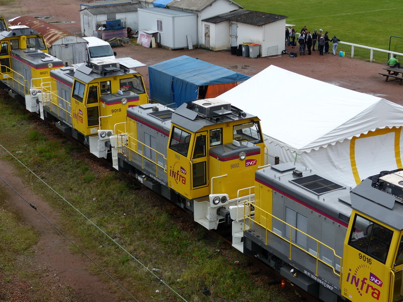 Y 9002 (2014-05-25 dépôt de St Pierre des Corps) (3).jpg