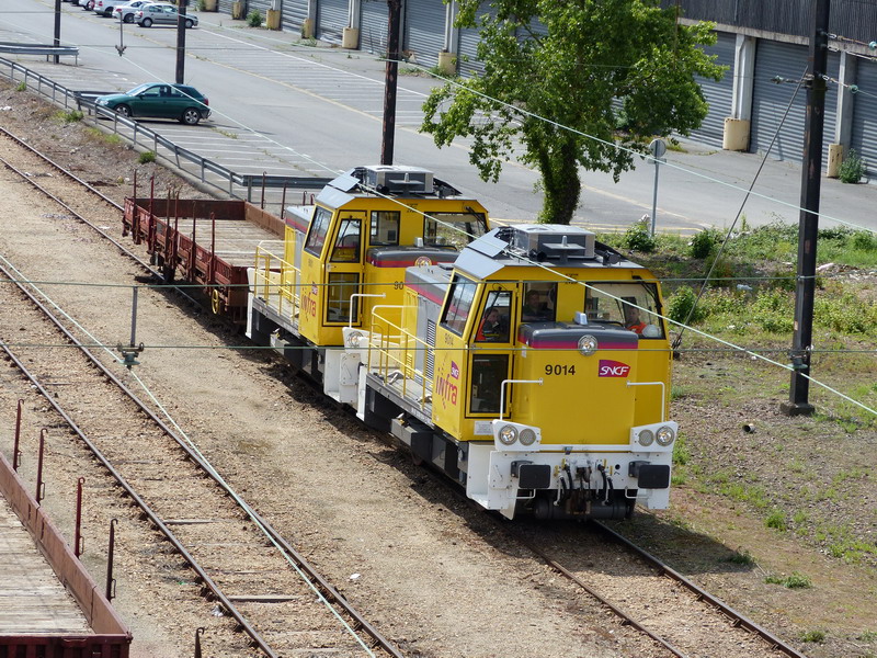 Y.9014 (2014-05-27 St Pierre des Corps) + Y.9001.jpg