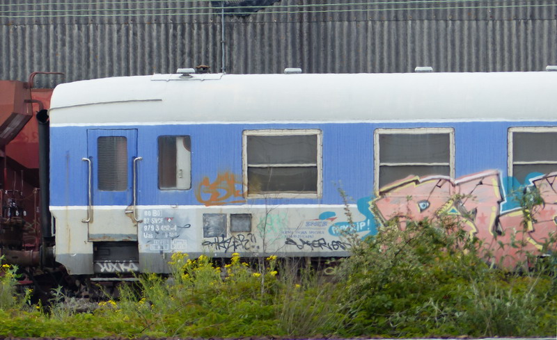 80 87 979 3 452-4 Uas H55 0 SNCF-BD (2014-05-31 St Pierre des Corps) + PF2 (2).jpg