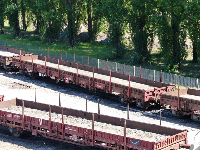 80 87 977 3 675-4 Uas R39 6 F SNCF-PSL (2014-05-18 St Pierre des Corps) (1).jpg