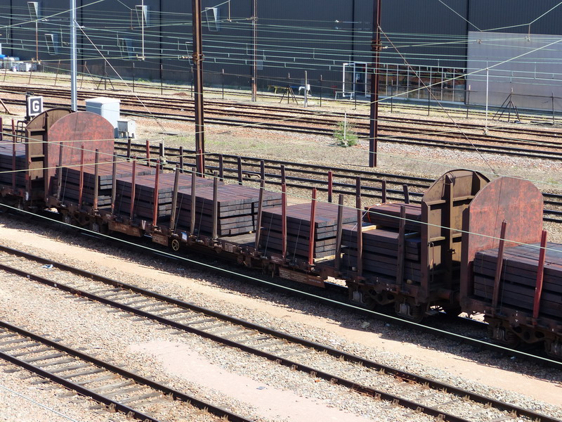 80 87 978 1 563-2 Uas R35 6 SNCF-LM (2014-07-03 St Pierre des Corps) (3).jpg