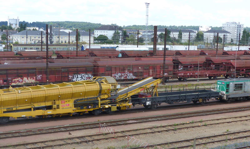 99 87 9 383 889-2 K50 Meccoli (2014-07-21 St Pierre des Corps) + VAB 140 N°357 (1).jpg