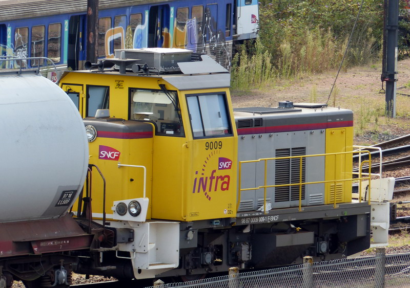 Y.9009 (2014-09-13 dépôt de SPDC) + 80 87 978 2 012-9 Uas Z16 6 SNCF-PSL (1).jpg