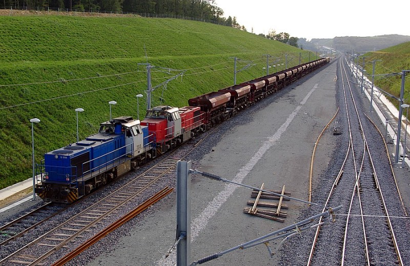 20100914ma-lgv-rr-gare-bft+mbd-vers-villersexel-um2class58-cc58018tso+cc58036etf+tremies-v-vides+um2g1206vosslohvfli-733+736-vt-imgp5890retoucheauto-recadre900.jpg