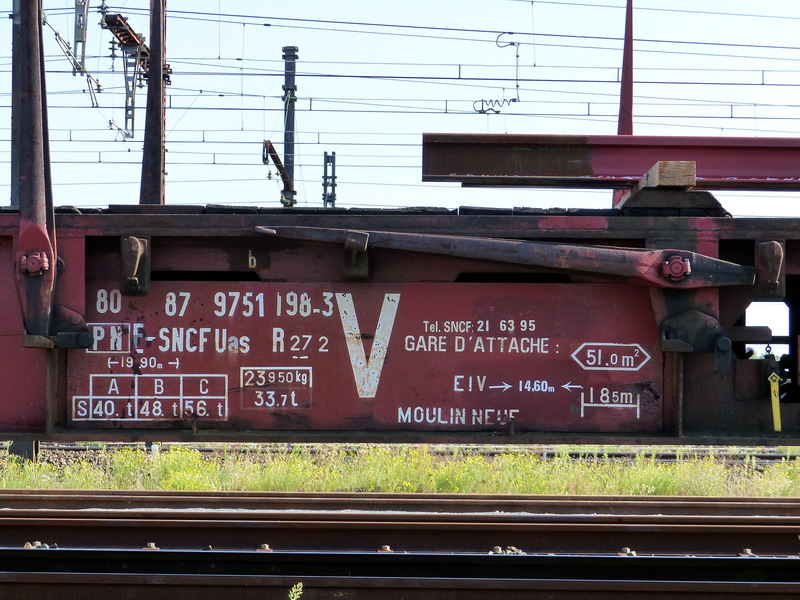 80 87 975 1 198-3 Uas R27 2 F SNCF-PN (2014-09-07 Infrapôle LGV A de SPDC) (2).jpg