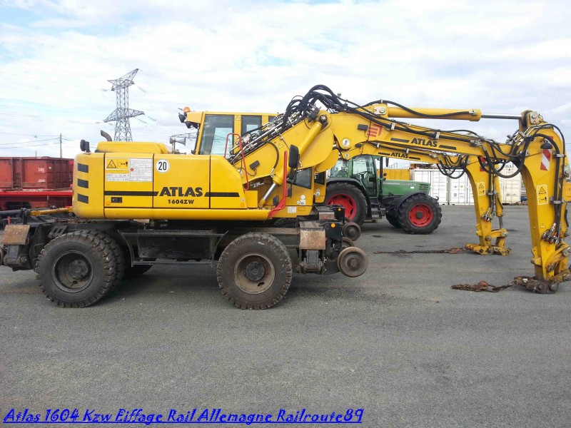 Atlas 1604 KZW 168Z302135 Eiffage Rail D (2) Sttx Forum.jpg