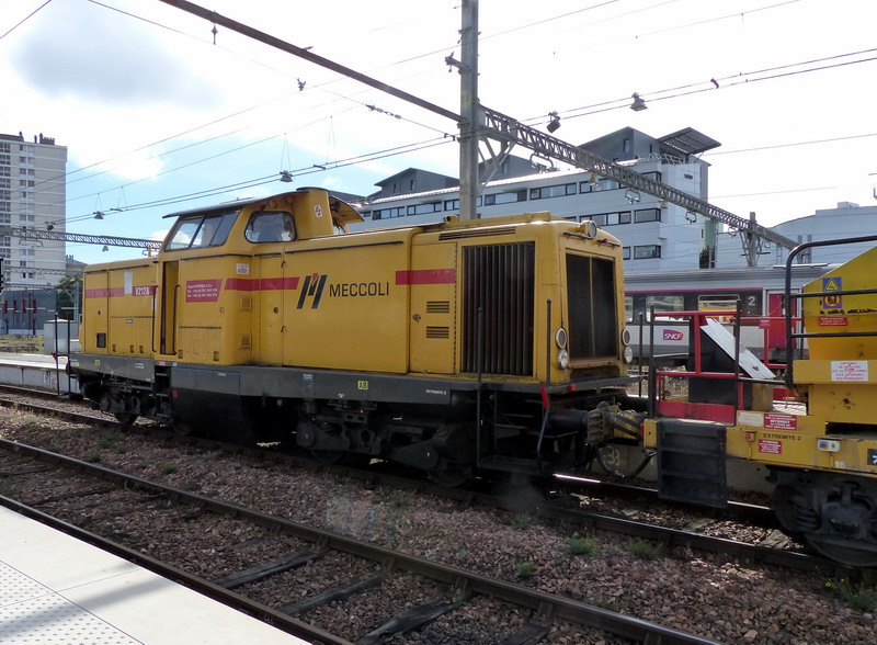 99 87 9 182 600-6 (2014-10-17 gare de Tours) V212 n°V212A (5).jpg