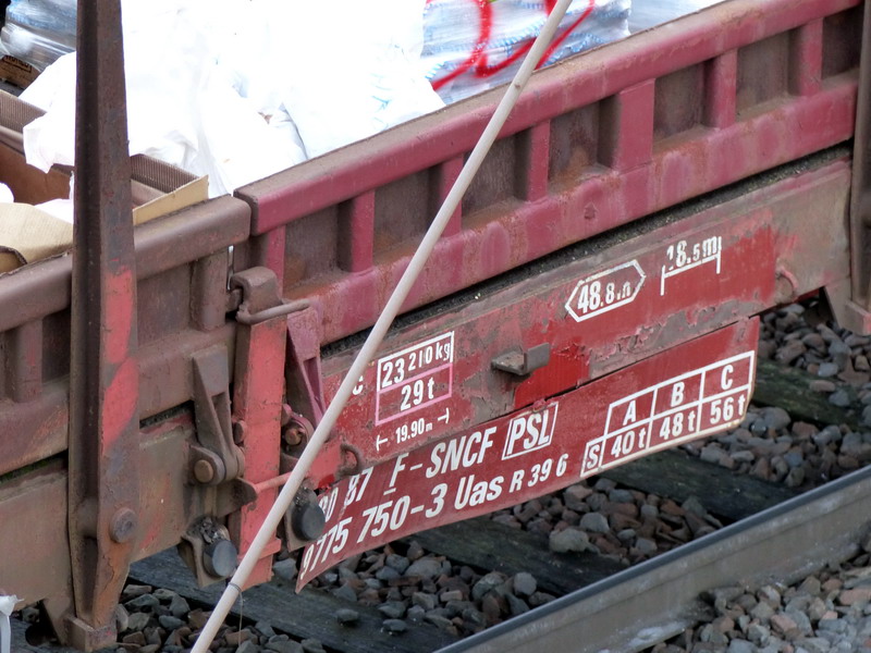 80 87 977 5 750-3 Uas R39 6 F SNCF-PSL (2014-11-18 SPDC) (2).jpg
