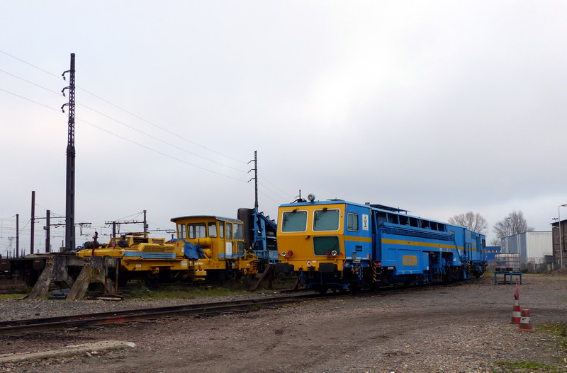 99 87 9 122 521-7  108 32 U (2).JPG