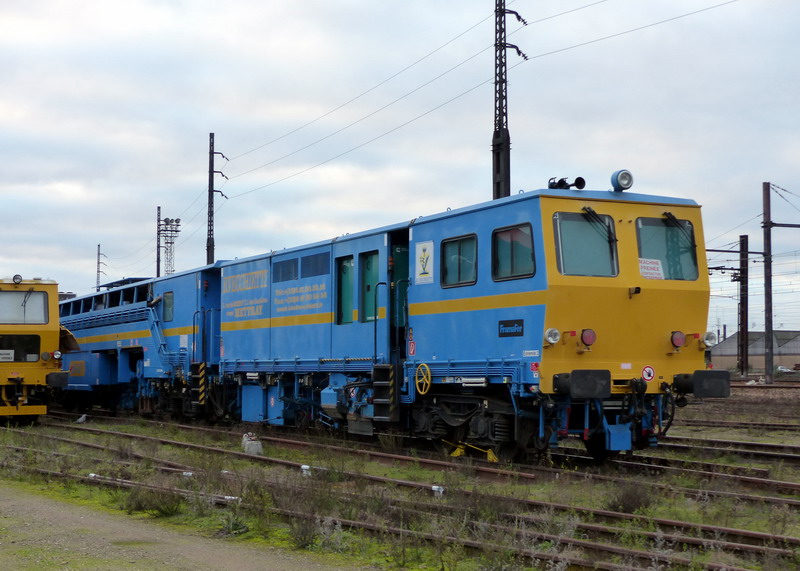 (1) 99 87 9 122 521-0.jpg
