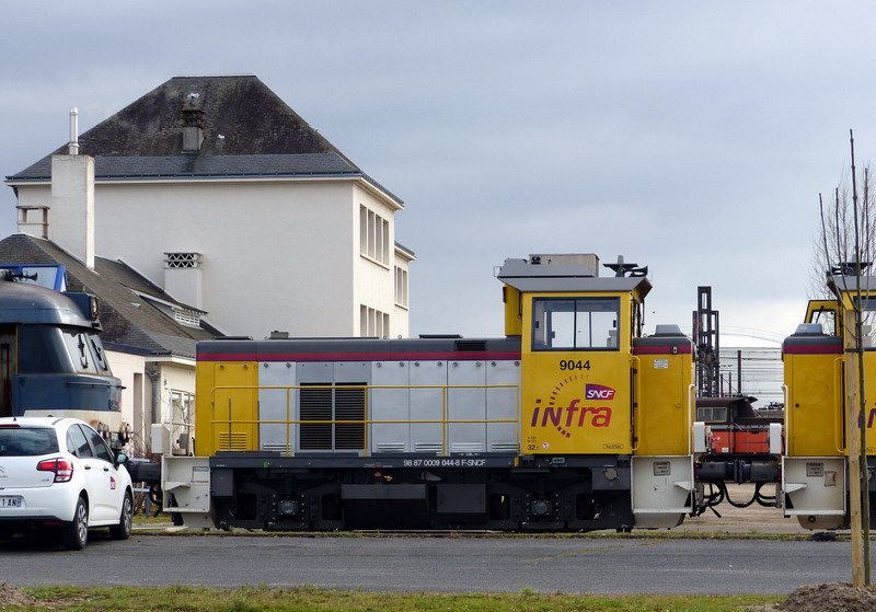 Y.9044 (2015-02-08 dpôt de SPDC).jpg