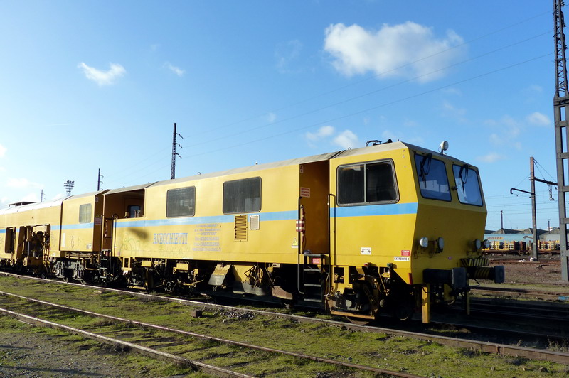 (11) 99 87 9 124 523-1 Type 108-475 C.jpg