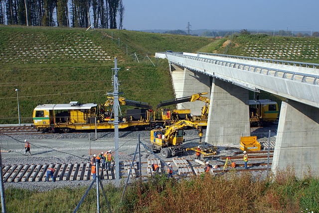 lgv-gare-2010_10_13_2[1].JPG