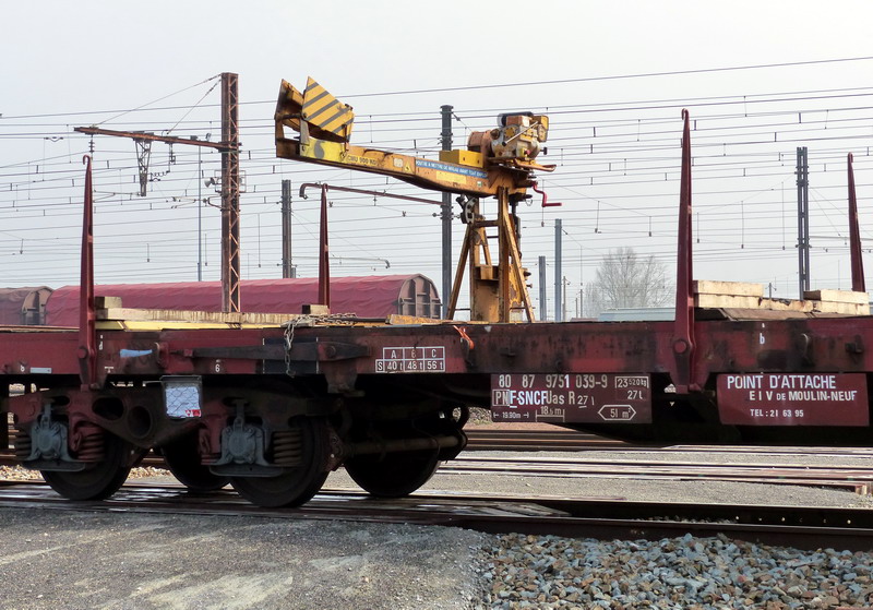 80 87 975 1 039-9 Uas R27 1 F SNCF-PN (2015-03-21 Infrapôle LGV A de SPDC) (2).jpg