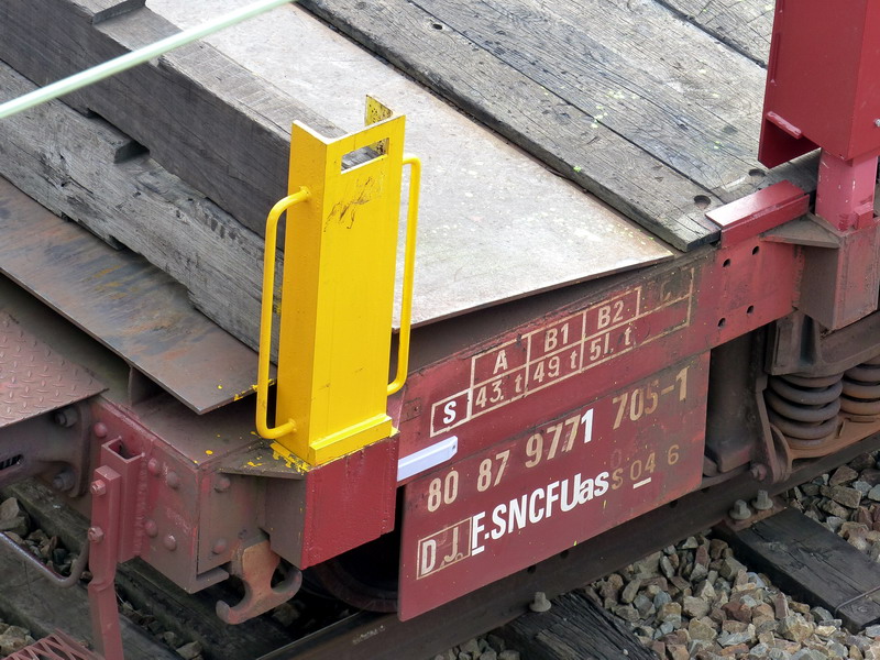 80 87 977 1 705-1 Uas S04 6 F SNCF-DJ (2015-03-09 SPDC) (2).jpg