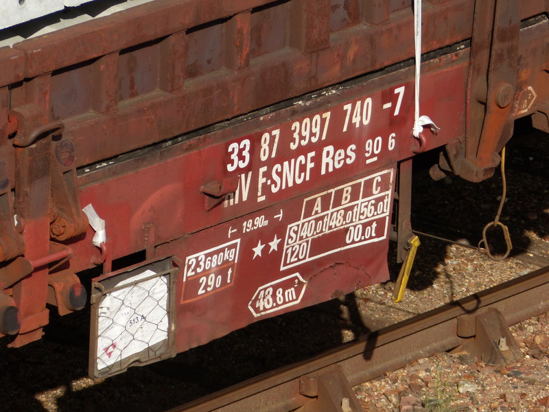 33 87 3997 740-7 Res 90 6 RIV F-SNCF (2014-10-22 SPDC) (2).jpg