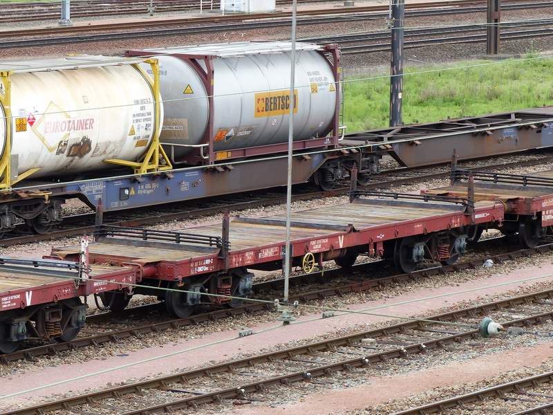 80 87 977 2 889-2 Uas S03 6 F SNCF-DJ (2014-06-03 St Pierre des Corps) (1).jpg