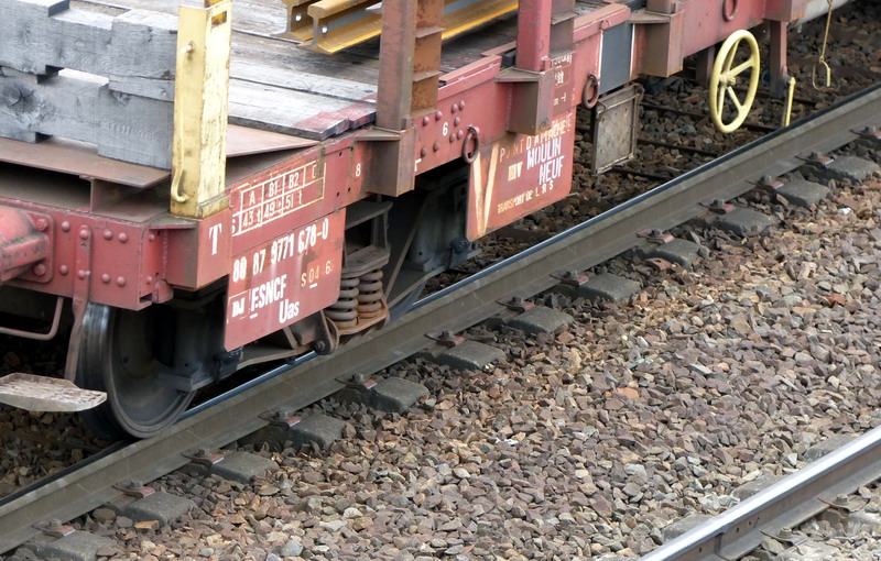 80 87 977 1 678-0 Uas S04 6 F SNCF-DJ (2014-05-06 SPDC) + LRS n°30 (2).JPG