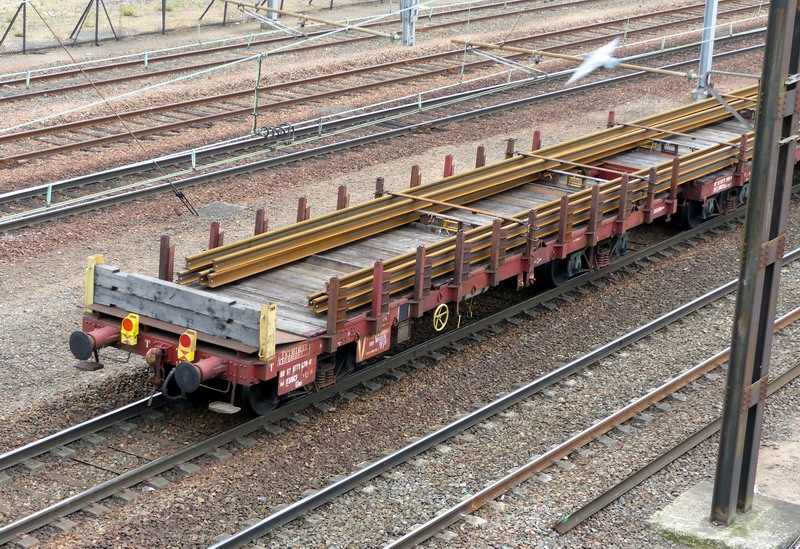 80 87 977 1 678-0 Uas S04 6 F SNCF-DJ (2014-05-06 SPDC) + LRS n°30 (1).JPG