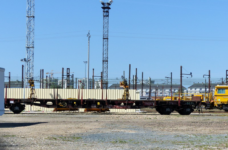 80 87 977 4 203-4 Uas R89 2 SNCF-PSL (2015-04-12 Crem de  SPDC) (1).jpg