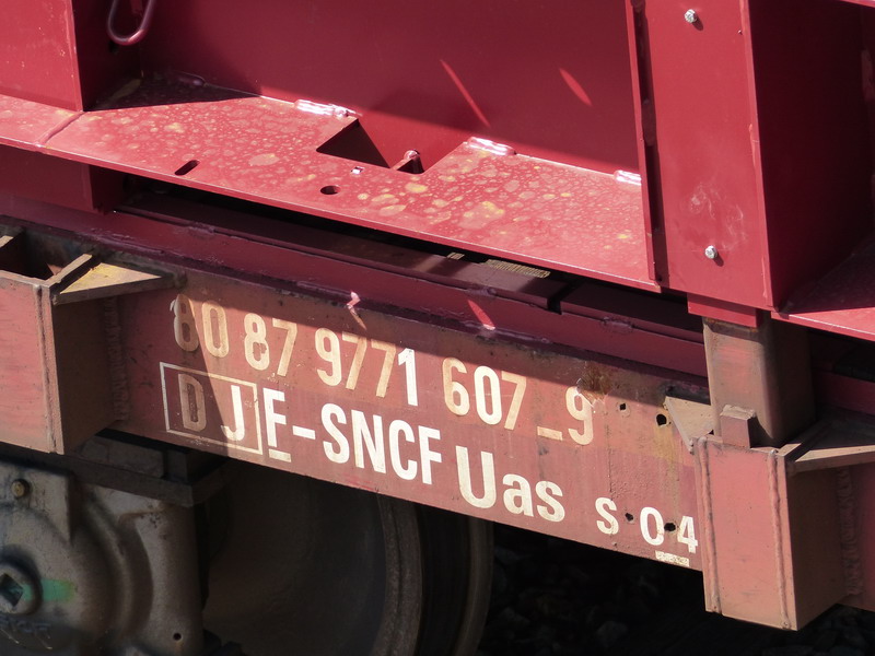 80 87 977 1 607-9 Uas S04 6 F SNCF-DJ (2015-04-09 SPDC) (2).jpg
