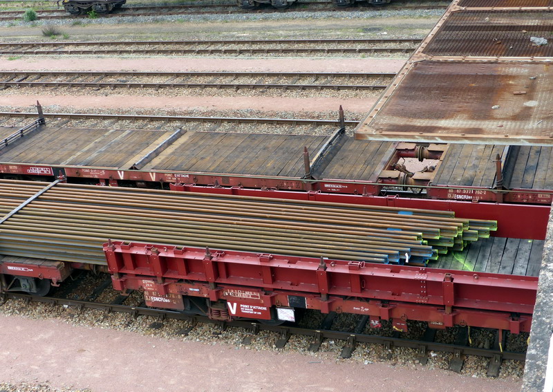 80 87 977 1 716-8 Uas S04 6 F SNCF-DJ (2015-04-16 SPDC) (1).jpg