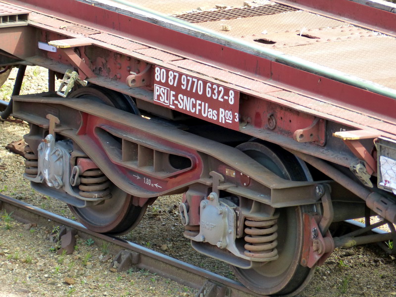 80 87 977 0 632-8 Uas R09 3 F SNCF-PSL (2015-04-22 SPDC) (2).jpg
