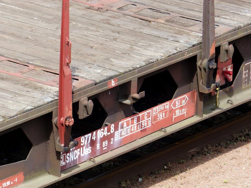 80 87 977 4 164-8 Uas R89 2 SNCF-PSL (2015-04-27 SPDC) (2).jpg