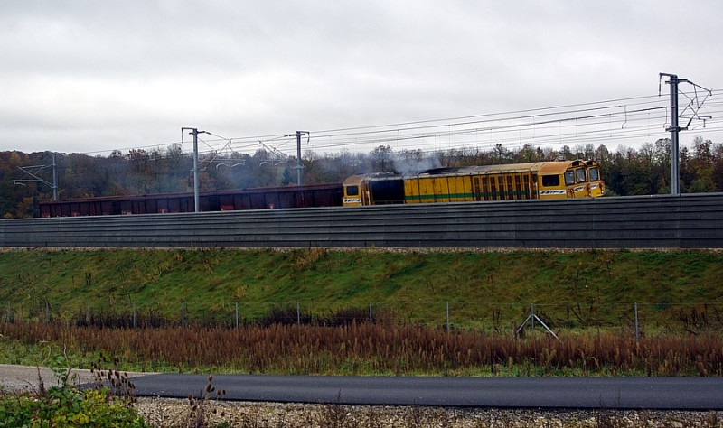 20101105ve-lgv-rr-thieffrans-viaduc-ognon-2xclass58etf+tombereaux-v-uas-vt-imgp8048retoucheauto-recadre900.jpg