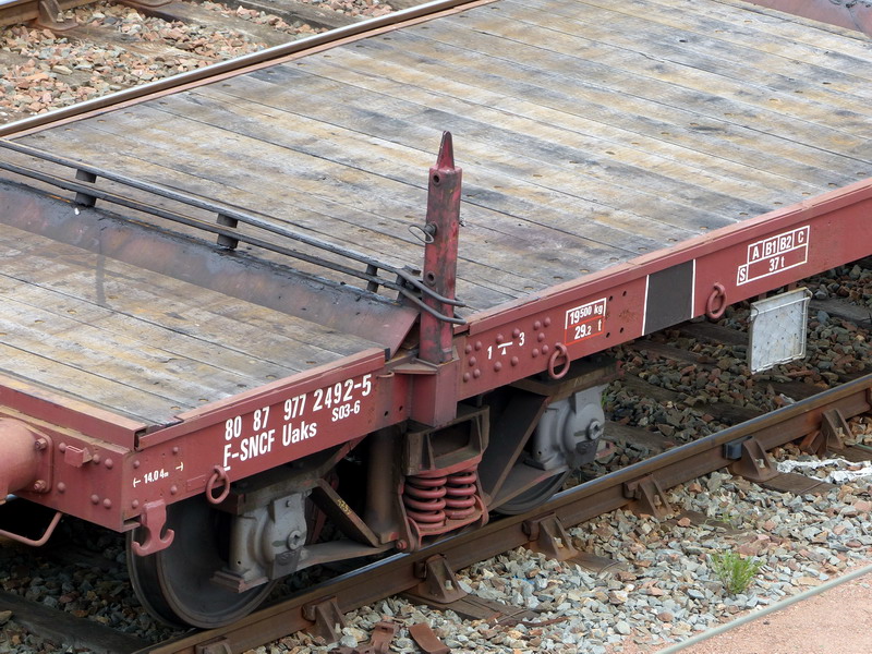 80 87 977 2 492-5 Uaks S03 6 F SNCF (2015-04-16 SPDC) (2).jpg