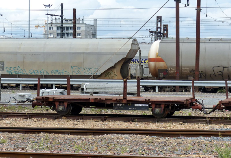 99 87 9 750 437-5 1 TEU 2WS 90 TR (2015-05-08 BIDON V de SPDC) (1).jpg
