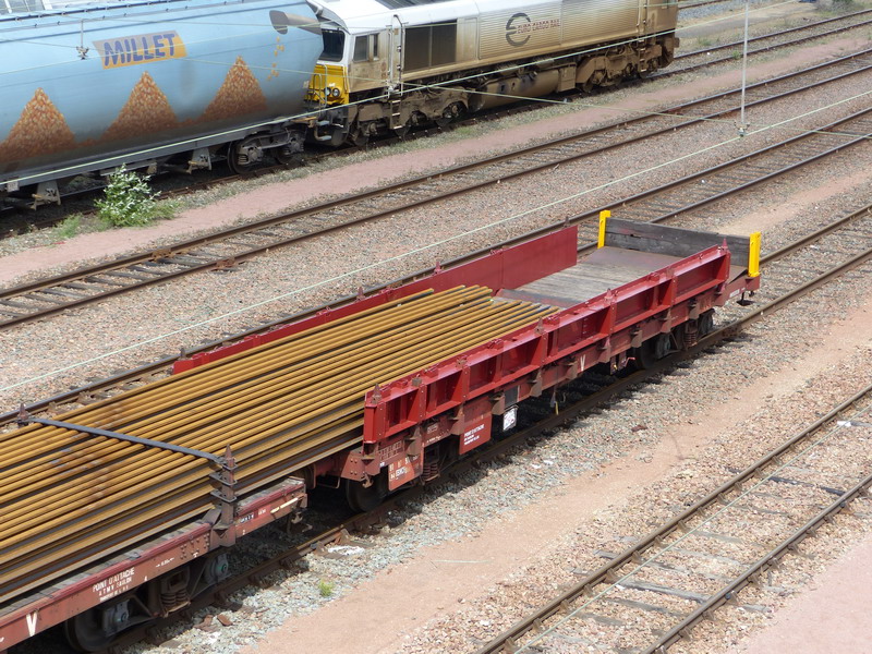 80 87 977 1 687-1 Uas S04 6 F SNCf-DJ (2015-05-05 SPDC) (1).jpg
