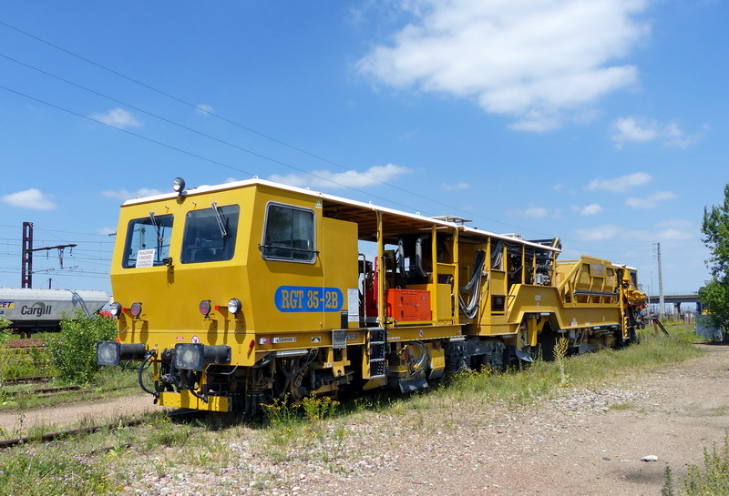 99 87 9 125 515-6 RGT 35-2B.JPG