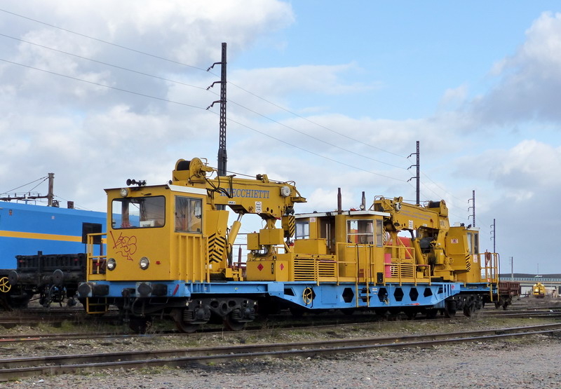 99 87 9 258 505-6.JPG