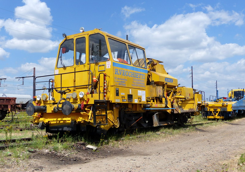 (4) 99 87 9 425 509-6.jpg