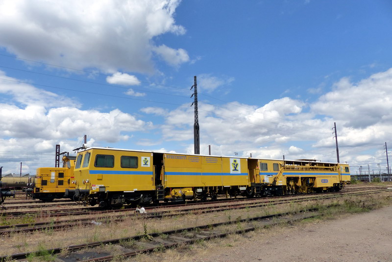 (4) 99 87 9 122 503-5 Type 108-32 U.jpg