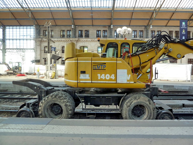 ATLAS 1404 AVE 4 (2015-09-28 gare de Tours) CLMTP (3).jpg