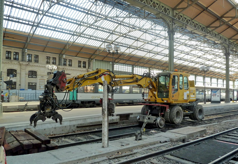 ATLAS 1404 AVE 4 (2015-09-28 gare de Tours) CLMTP (7).jpg