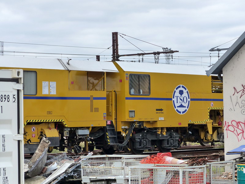 99 87 9 121 523-4 Type 109-32 S (2015-10-25 Infrapôle LGV A à SPDC) TSO (13).jpg