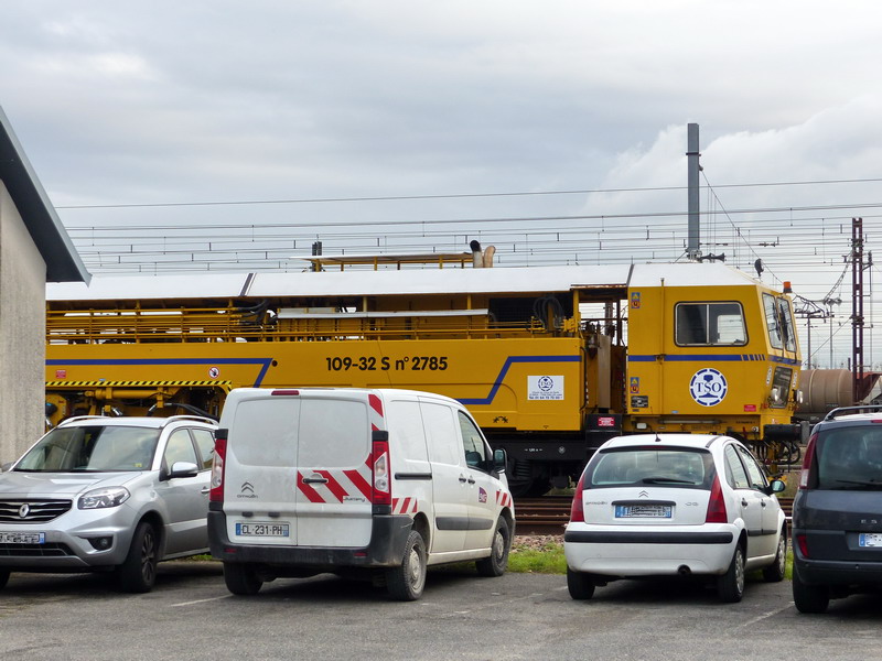 99 87 9 121 523-4 Type 109-32 S (2015-11-26 Infrapôle LGV A de SPDC) (1).jpg